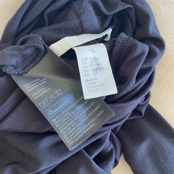 H&M black Slinky Turtle Neck Size S - Picture 3 of 7